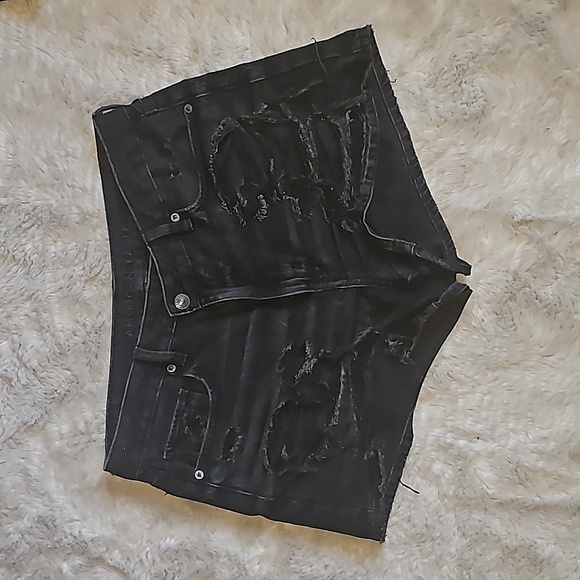 AE Black Denim Mom Short - Picture 7 of 9